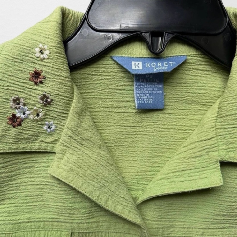 Koret Light Green Blazer with Floral Accents